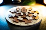 Puzzle en bois pour résoudre des défis mathématiques