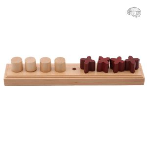 Casse-tête en bois avec formes de croix et de ronds