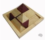 Casse-tête en bois pyramide coloré pour stimuler la réflexion
