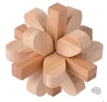 Casse-tête en bois en forme de fleur