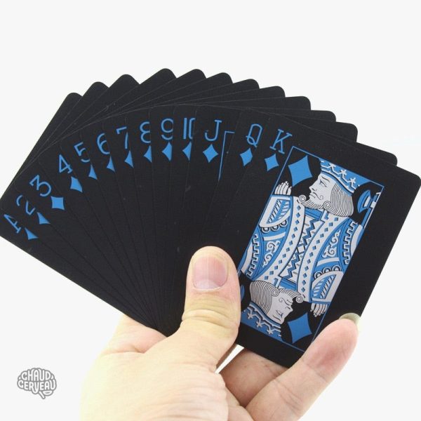 Jeu de cartes étanche bleu sur fond noir