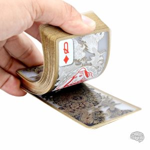 Cartes semi-transparentes, parfaites pour des parties amusantes