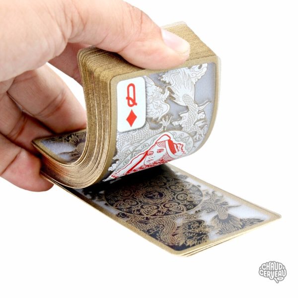 Cartes semi-transparentes, parfaites pour des parties amusantes