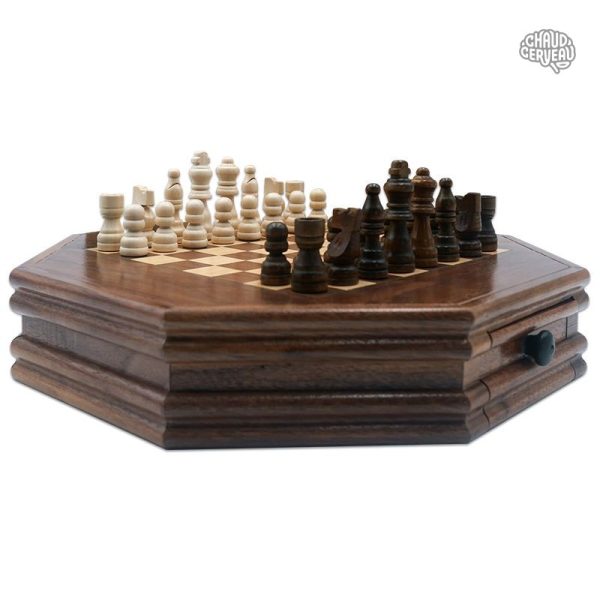 Jeu d'échecs en bois massif, design élégant et durable