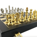 Échecs haut de gamme avec pièces élégantes