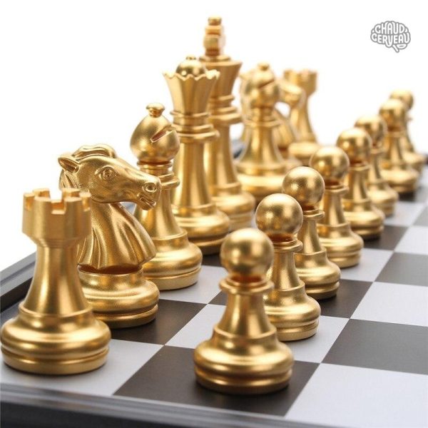 Pièces d'échecs au design contemporain