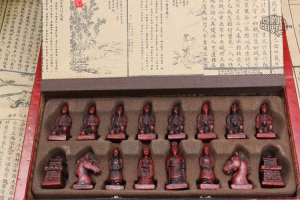 Pions sculptés pour jeu d'échecs