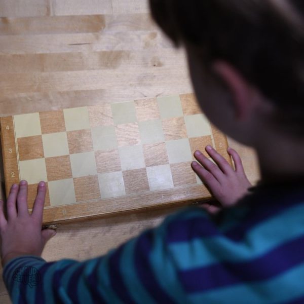 Jeu d'échecs magnétique pratique pour les déplacements