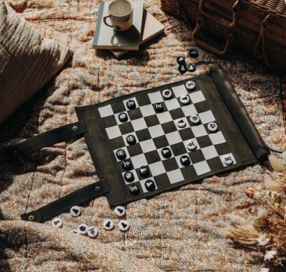 jeu-echecs-dames-voyage-tapis-velours-1 Jeu d’échecs et dames de voyage en velours premium