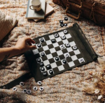 Accessoire de voyage : jeu d'échecs en velours doux
