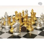 Jeu d'échecs magnétique élégant, pièces or et argent