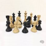 Pièces d'échecs design Staunton, équilibrées et élégantes