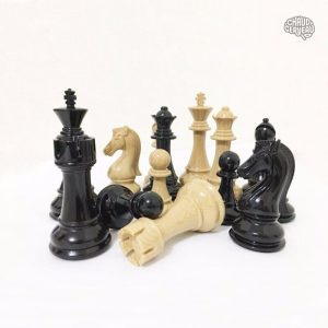 Échiquier avec pièces lestées, style Staunton classique