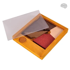 Tangram en bois coloré, idéal pour les amateurs de casse-têtes