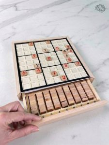 Jeu de Sudoku en bois, divertissement intellectuel